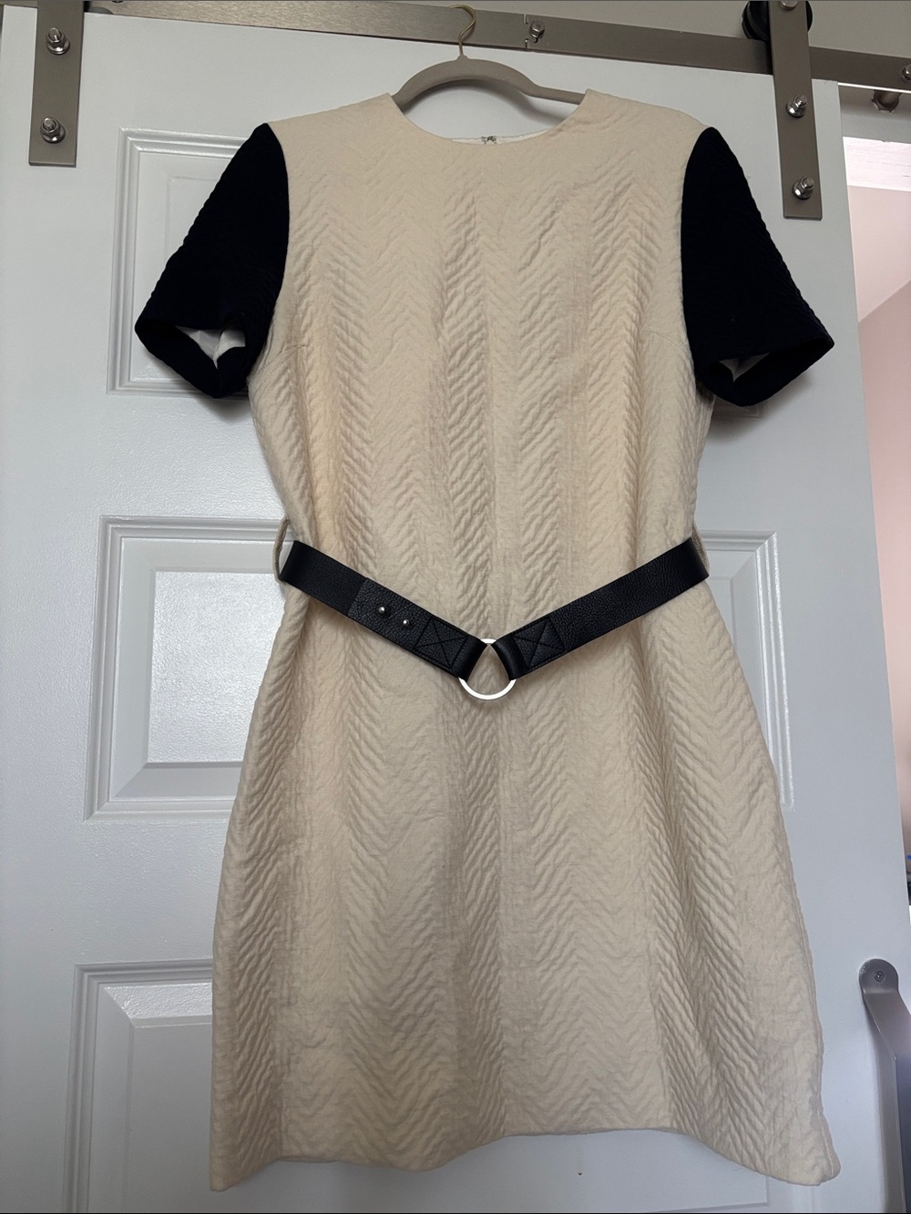 Victoria Beckham Cream Navy Blue Sleeves Belted Cloque Mini Dress - Picture 3 of 6